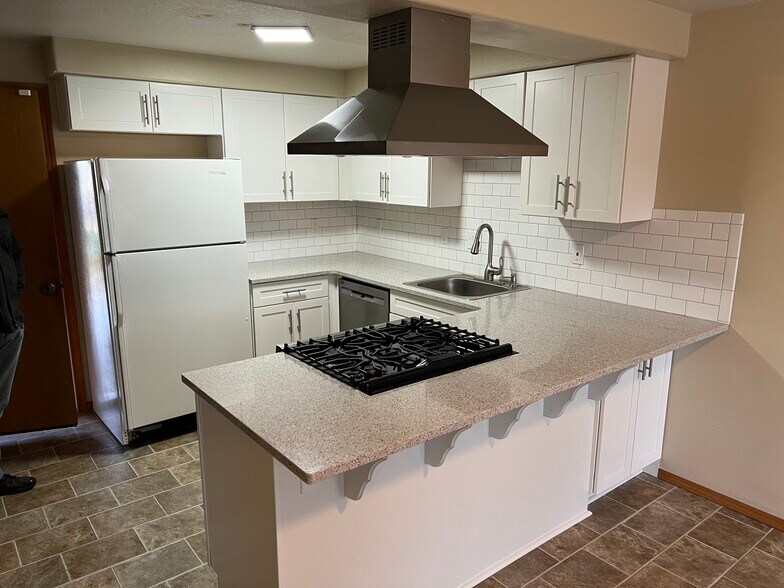 Building Photo - 20456 SW Midline Street