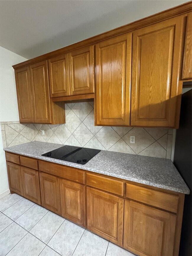 Building Photo - 13700 Madrone Mountain Way