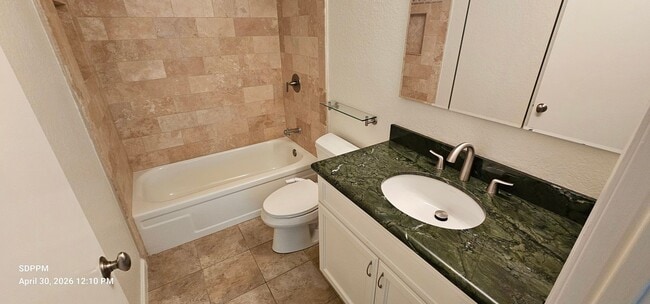 Building Photo - SAN DIEGO / BAY HO - Remodeled Nice 2 Bedroom & 2.5 Bath Townhouse.  AVAILABLE NOW!