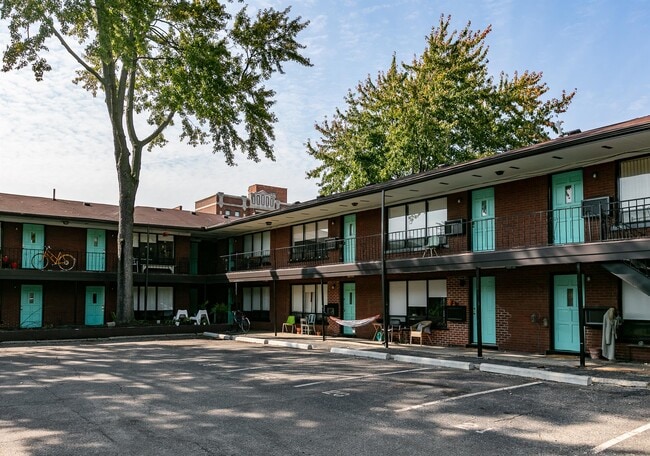 Building Photo - 1060 Van Dyke St