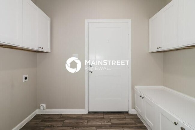Building Photo - 4 Bedroom Pet-Friendly Home in Houston, TX with Main Street Renewal