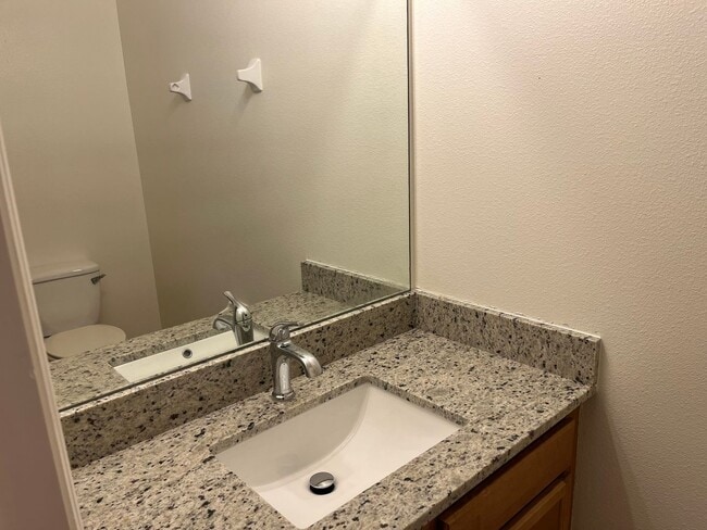 Building Photo - 3/2.5 Townhouse in Downtown Kissimmee