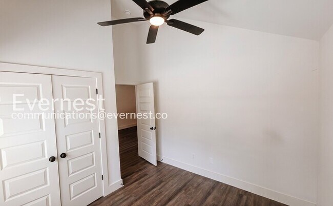 Building Photo - 4 Bed & 2 Bath House in Chattanooga / Pet-Friendly / Available Now!