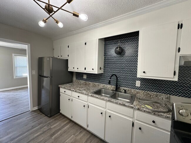 Building Photo - Newly renovated duplex - 107A Sador St, Cherryville, NC
