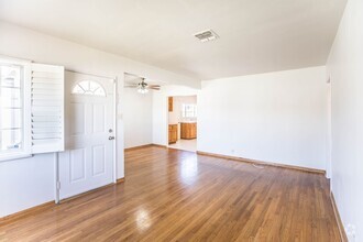 Building Photo - 12438 Woodgreen St