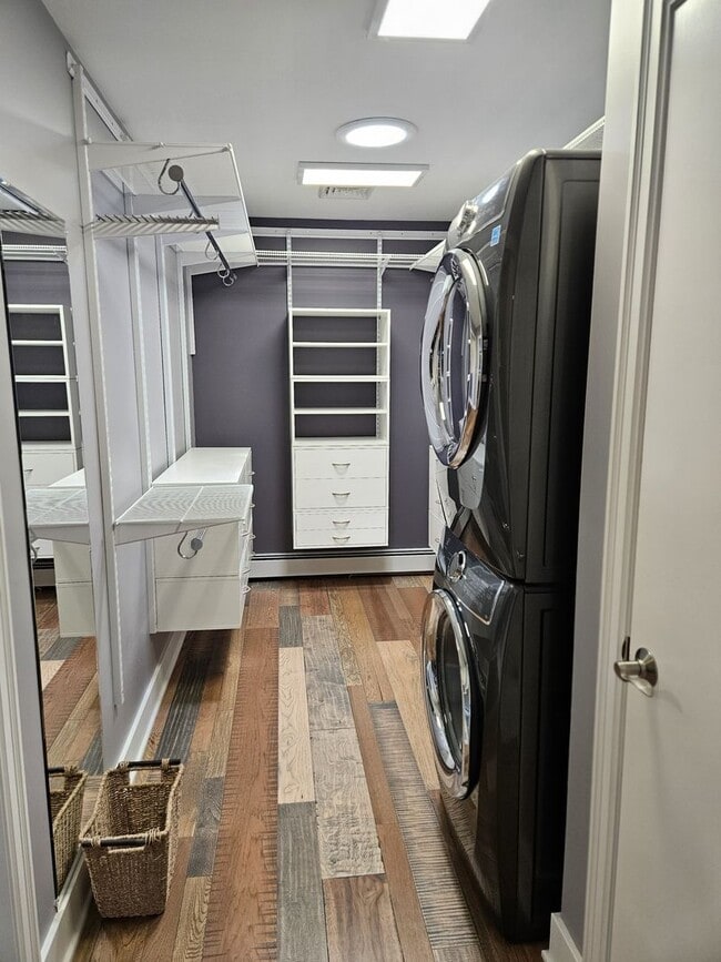 Building Photo - 3 Bedroom  Available June 8th  2026