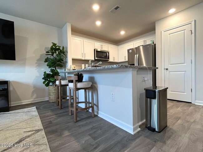 Building Photo - 2705 Gracie Ln