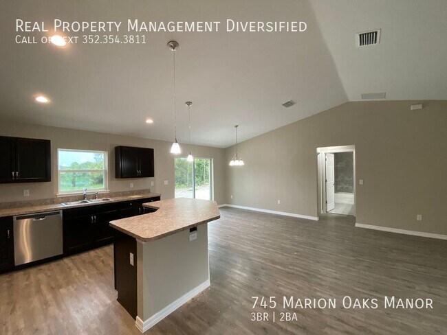 Building Photo - 745 Marion Oaks Manor