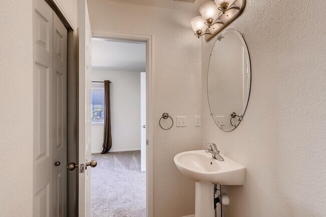 Building Photo - FABULOUS 3 BED/2.5 BATH HOME IN RENAISSANC...