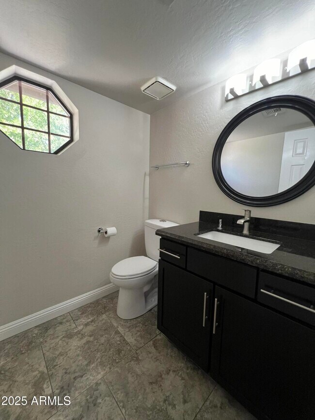 Building Photo - 15230 N Blackbird Dr