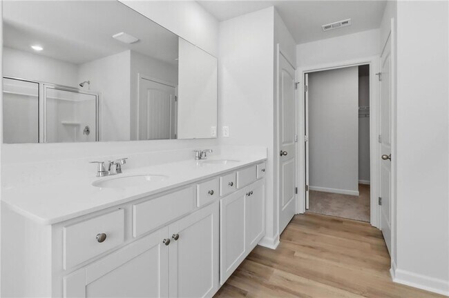 Building Photo - 21 Berryville Dr