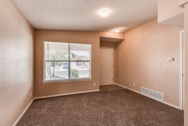 Building Photo - Home for Rent!