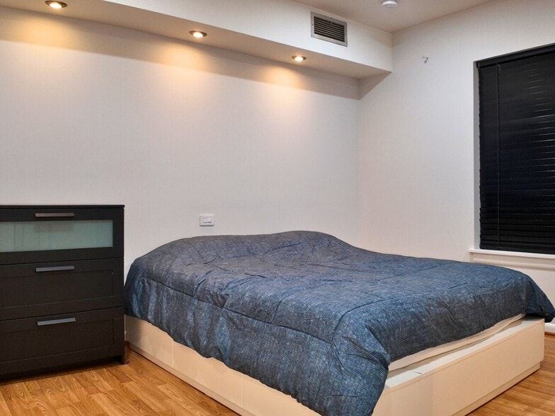 Building Photo - 2231 Castle Rock Square