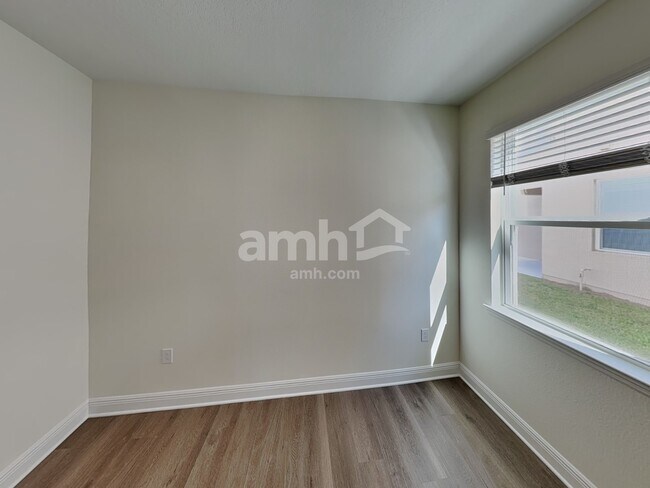 Building Photo - 5981 Sycamore Pl St