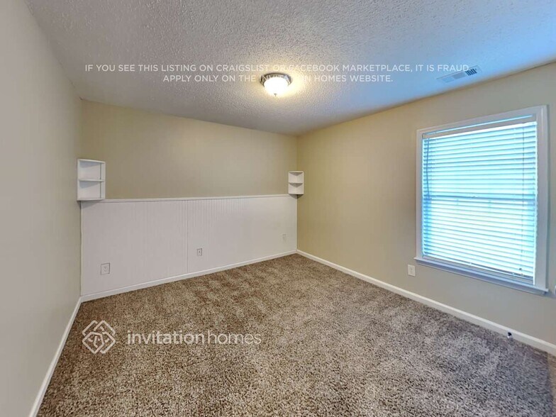 Building Photo - 665 Alstonefield Dr