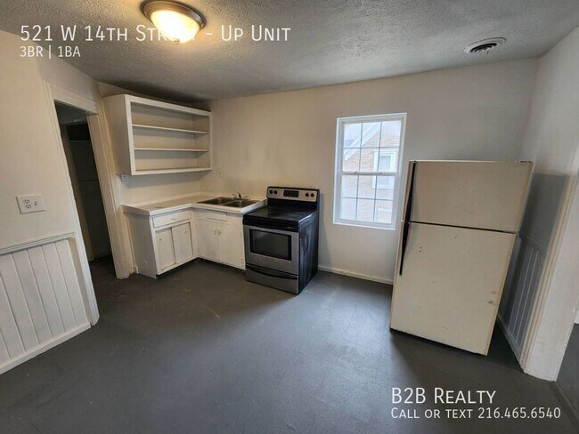 Building Photo - 521 W 14th St