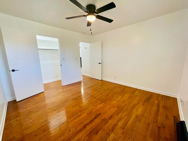 Building Photo - 908 S Crutcher Ave