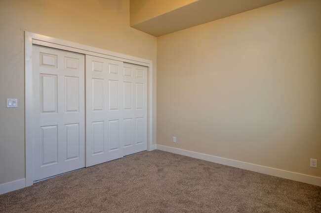 Building Photo - Brand New Townhome Near Utah Tech