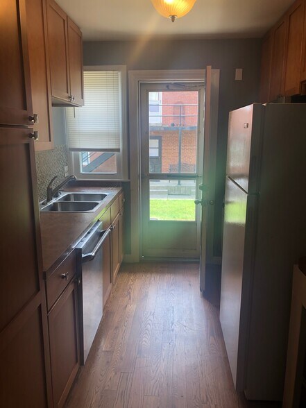 Building Photo - 1343 Ida Ave