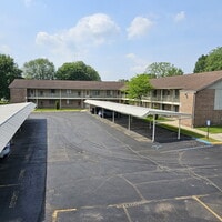 Building Photo - Upper 2 Bedroom Unit with New Carpet and F...