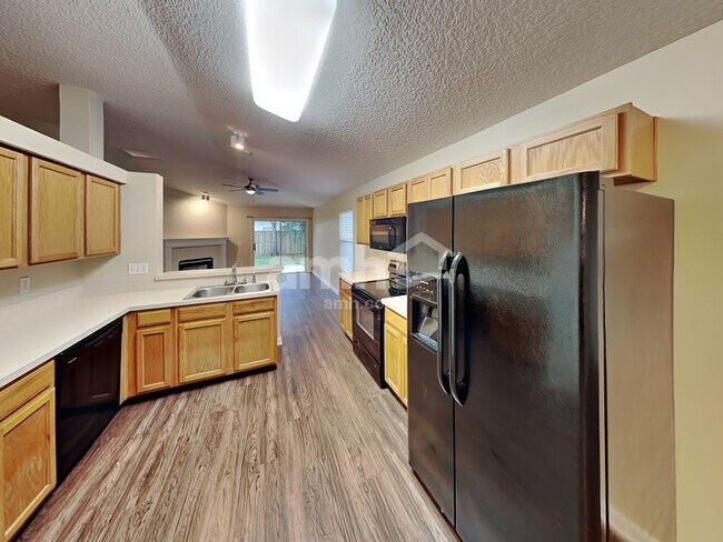 Building Photo - 734 Mackenzie Cir