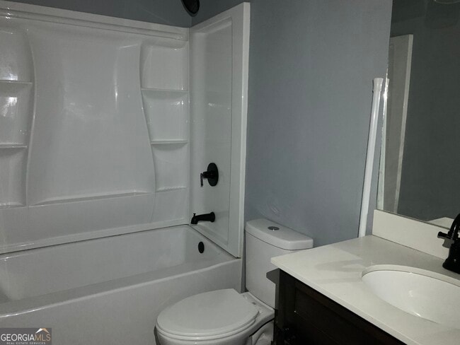 Building Photo - 95 Willowick Dr