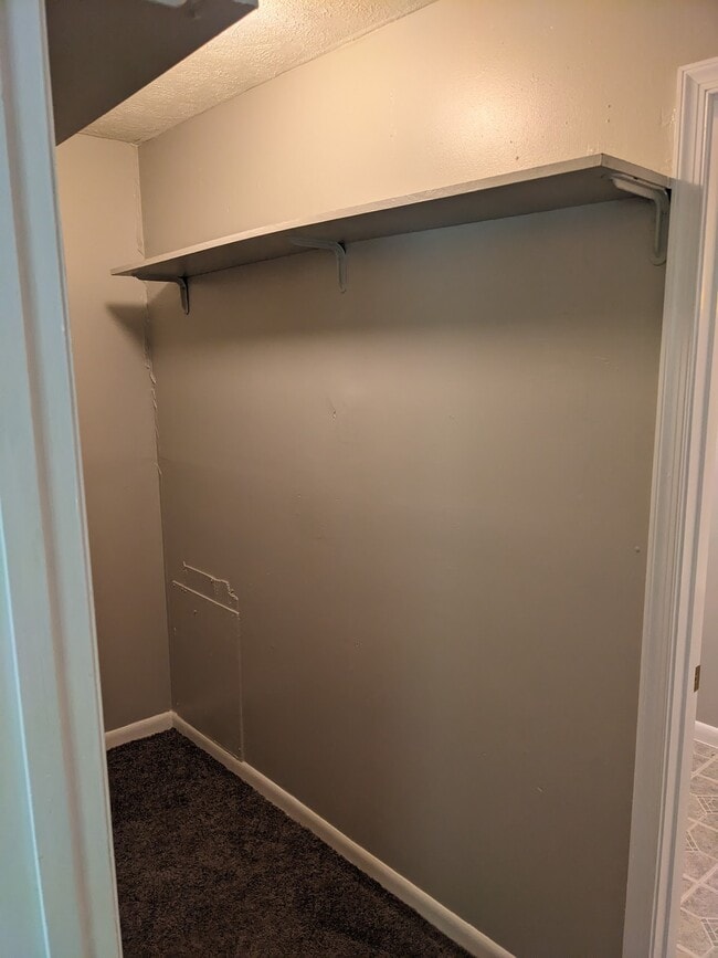 Building Photo - 1660 S Braddock St