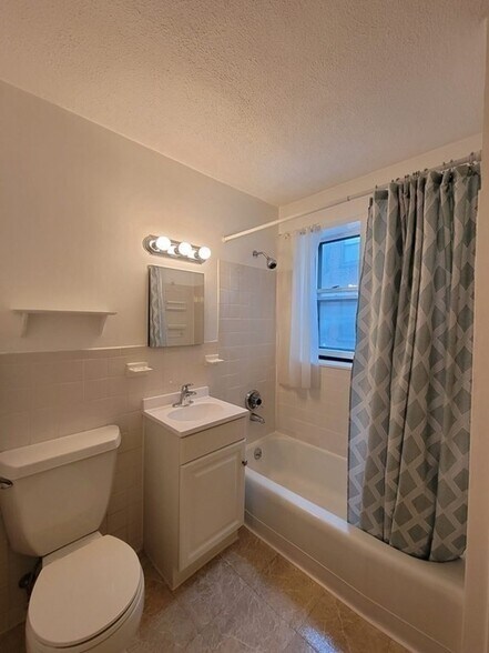 Building Photo - 8 Aberdeen St