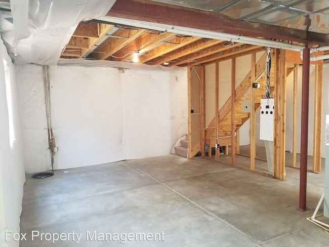 Building Photo - 3 br, 2.5 bath House - 467 Blue Lake Trail