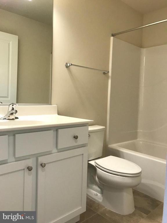 Building Photo - 80 Andrews Pl