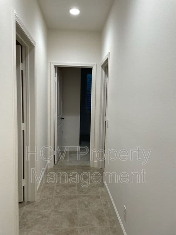 Building Photo - 59 Henson