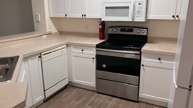 Building Photo - Condo for rent