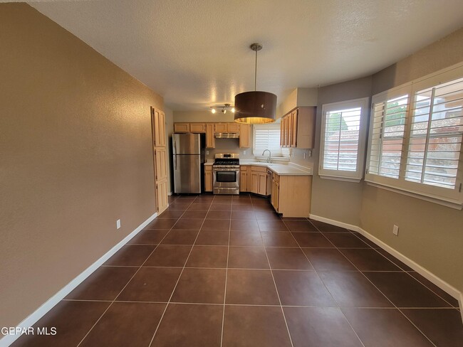 Building Photo - 7225 Tierra Taos Dr