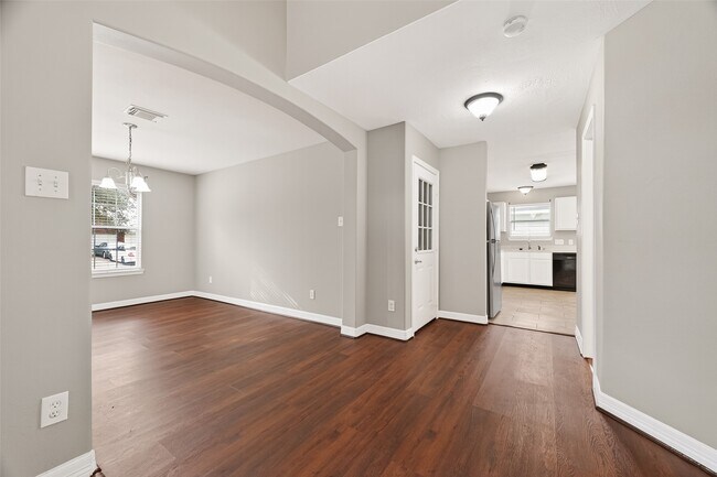 Building Photo - 1411 Heathcote Ln