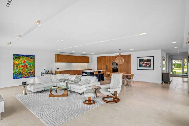 Building Photo - 35 Castle Harbor Isle Dr