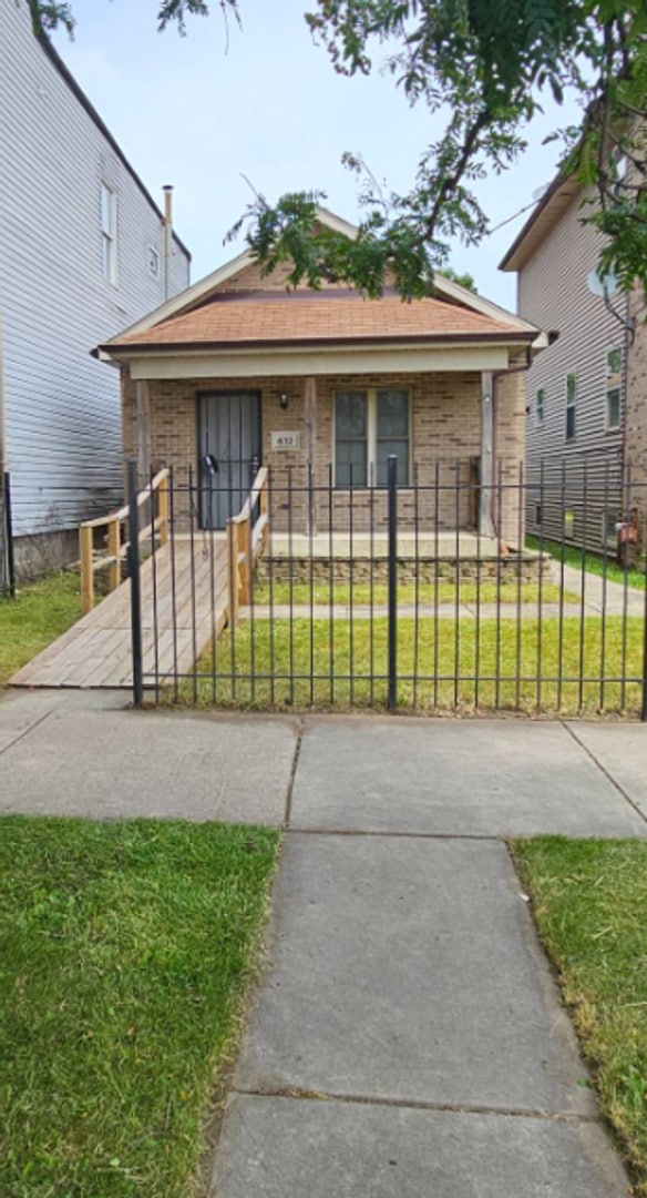 Primary Photo - Available 8/1- Single Family home 2Bed 1ba...