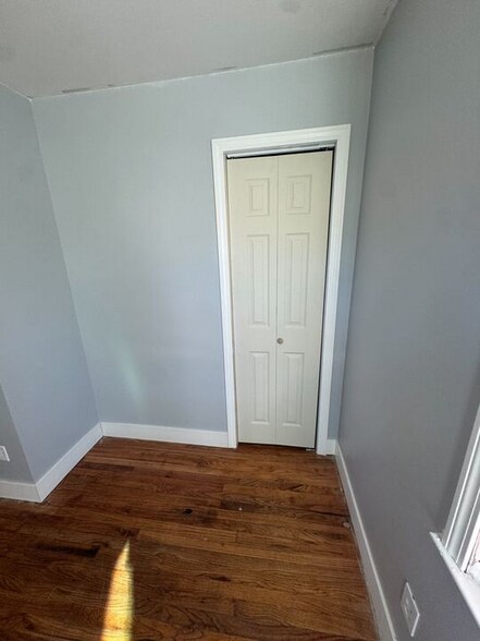 Building Photo - 26 Tyler St