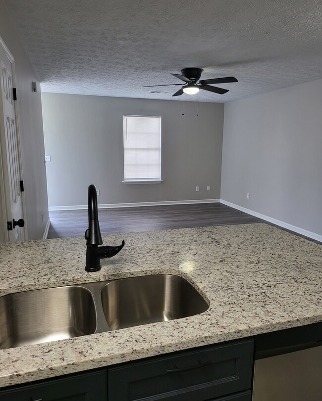 Building Photo - 5211 Crystal Ct