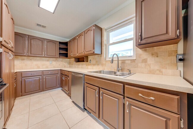Building Photo - Serene 3-Bedroom Home on 1 Acre Lot