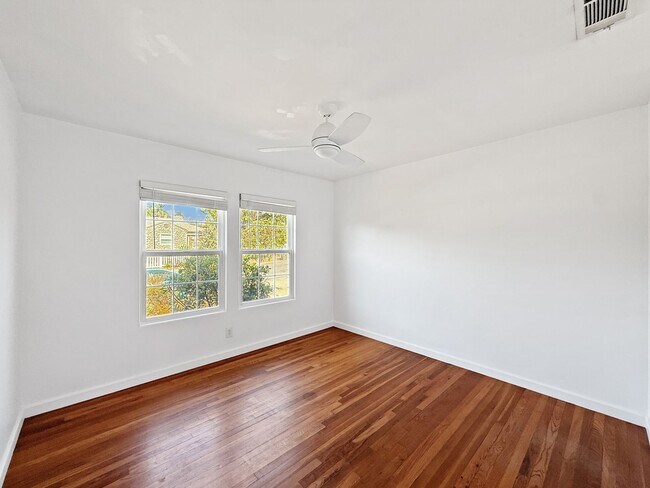 Building Photo - Charming 3BR Home with Expansive Backyard ...