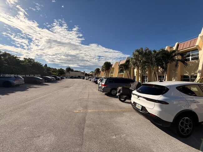 Building Photo - 13890 SW 90th Ave