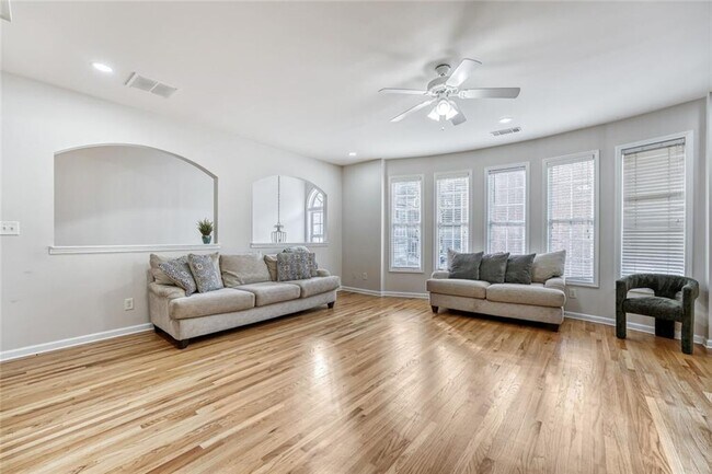 Building Photo - 2934 Wintercrest Dr