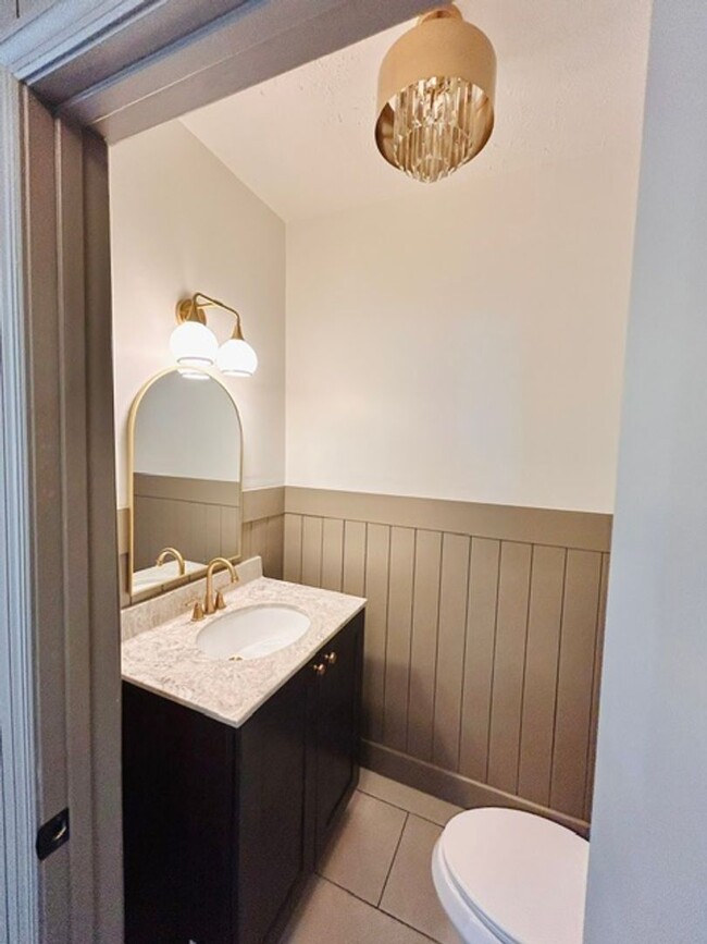 Building Photo - Knoxville 37920 - 1 bedroom, 1 bath unit o...