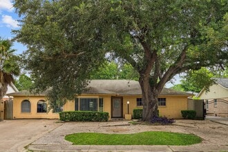 Building Photo - 5554 Beechnut St