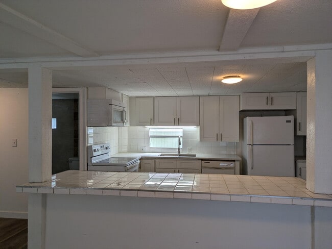 Building Photo - 2934 Plumosa Ln