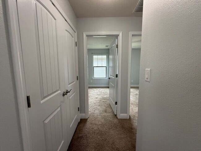 Building Photo - Pensacola - Weatherstone - 3 bedroom, 2 bathroom