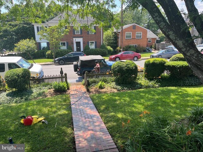 Building Photo - 2101 N Nottingham St