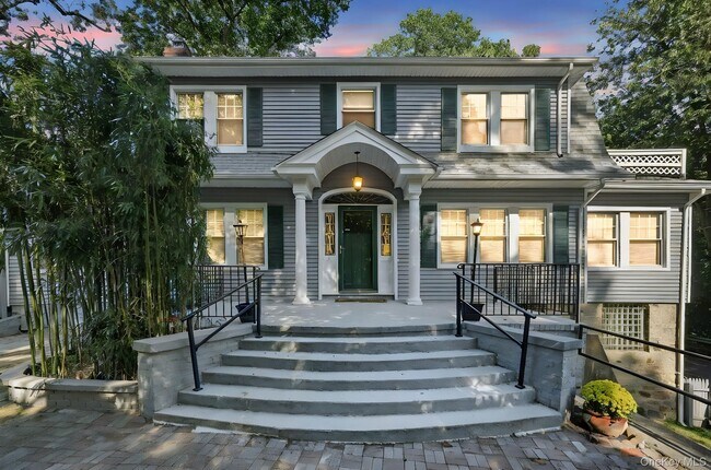 Primary Photo - 1 Lynwood Rd