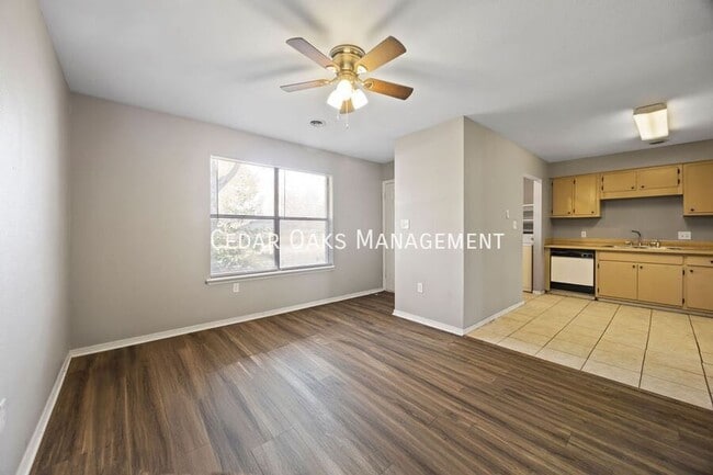Building Photo - 2374 N Raven Ln