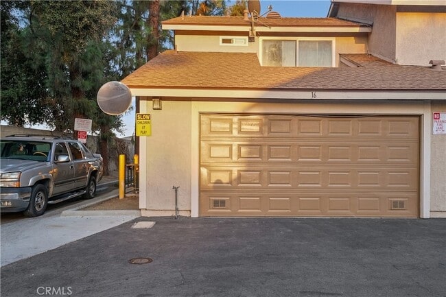 Building Photo - 1650 S Campus Ave